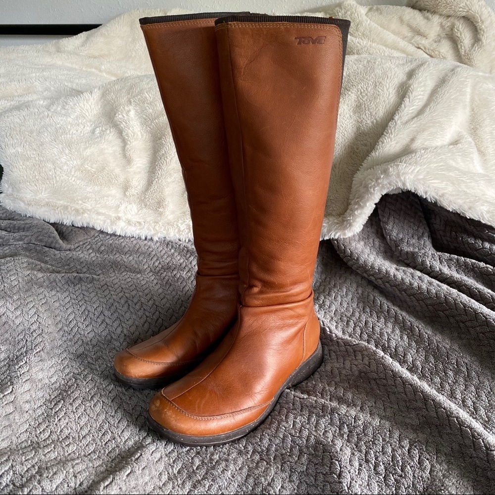 Teva Leather Boots 💫